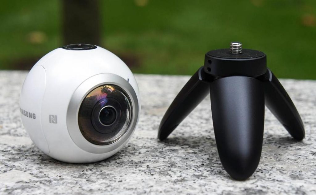 Samsung-Gear-360-Portable-VR-Camera-10